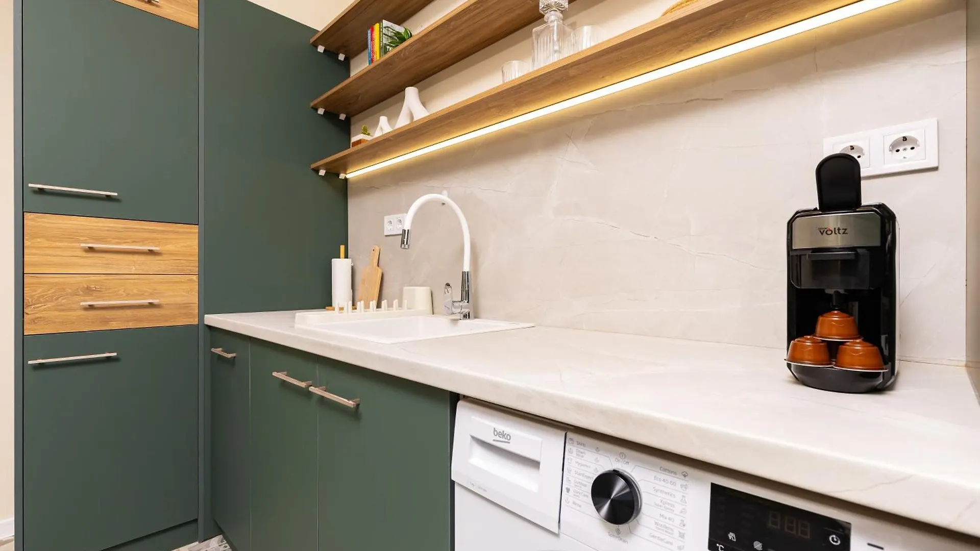 Serene Living In The Heart Of Filibe Daire
